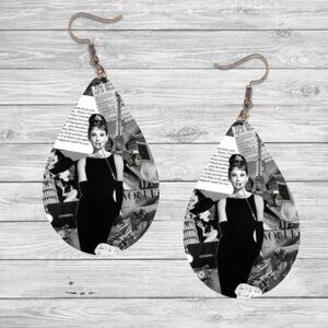 Breakfast at Tiffany's : Audrey Hepburn Earrings- Hypoallergenic